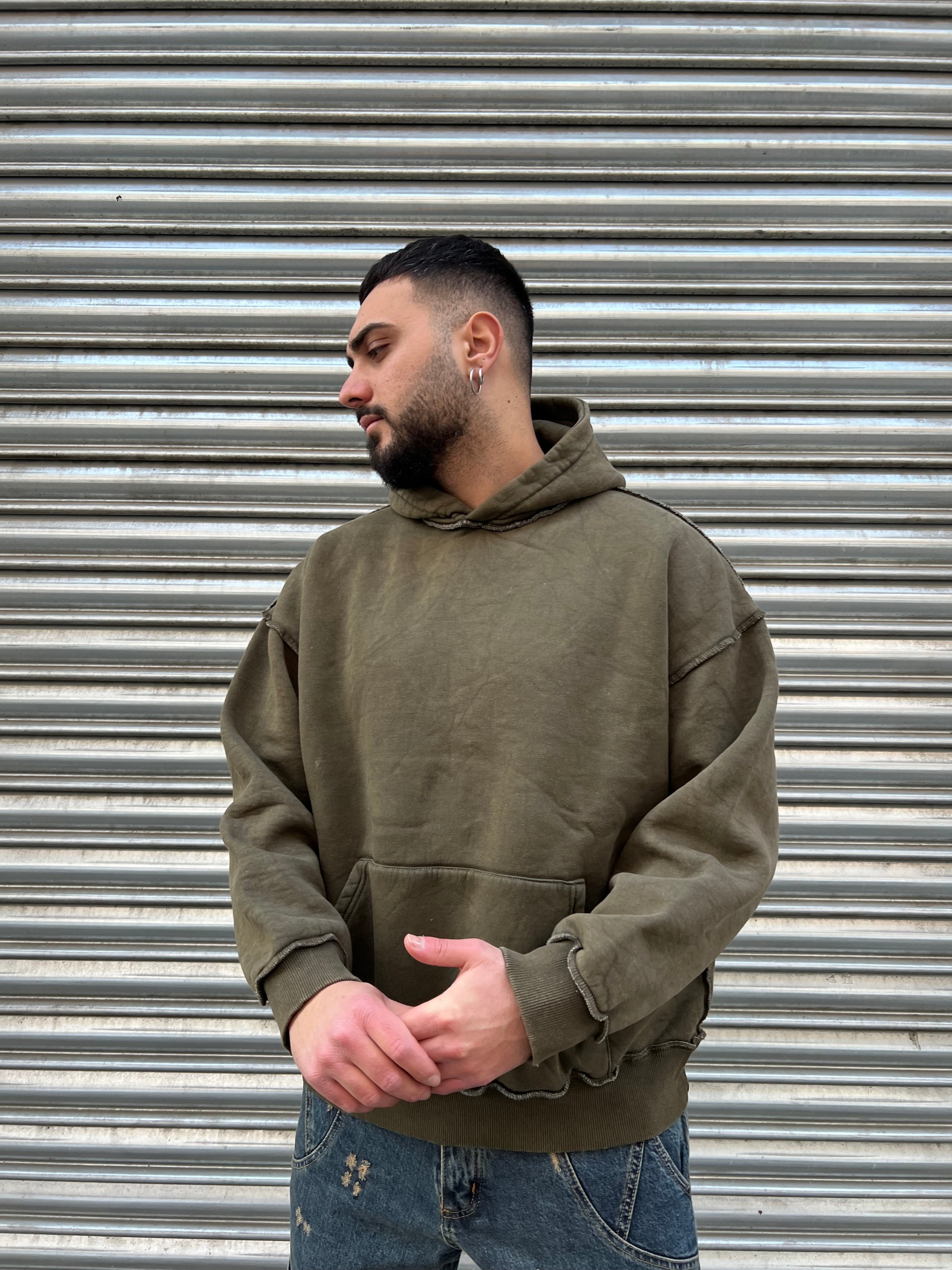 FELPA CON CUCITURE ESTERNE