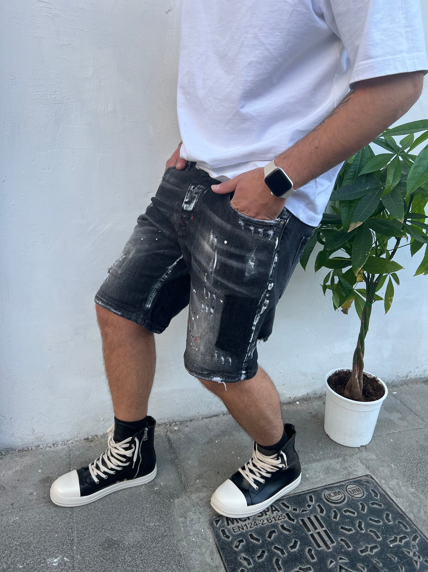 Short Full Black